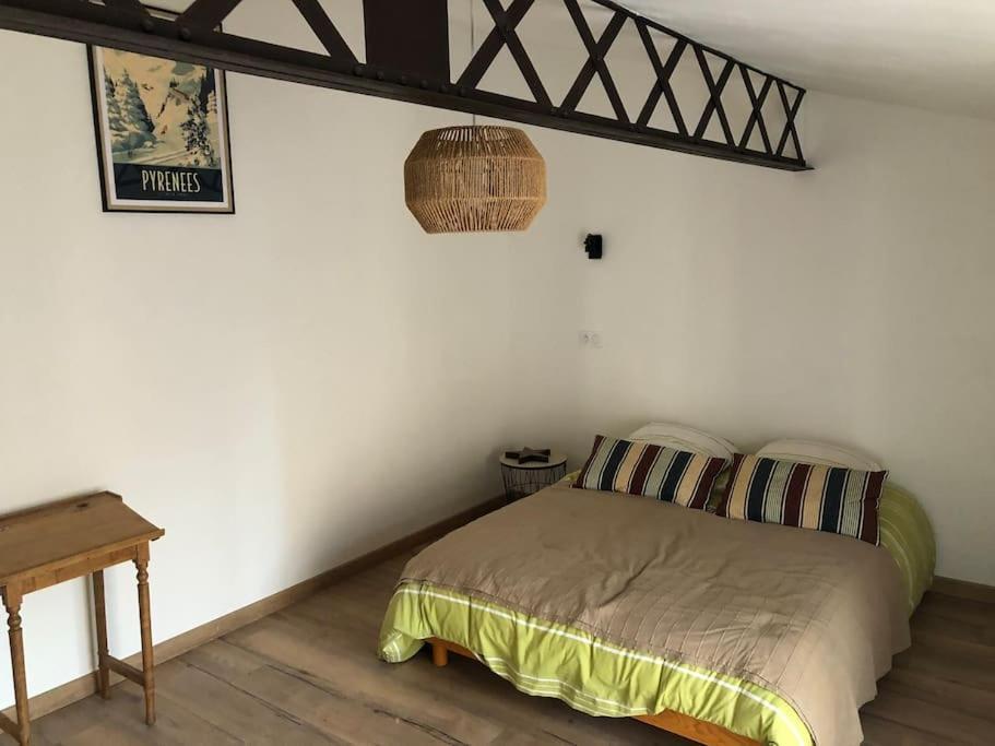 Chez Voltaire Maison Typique Et Son Patio Au Coeur De טוייר מראה חיצוני תמונה